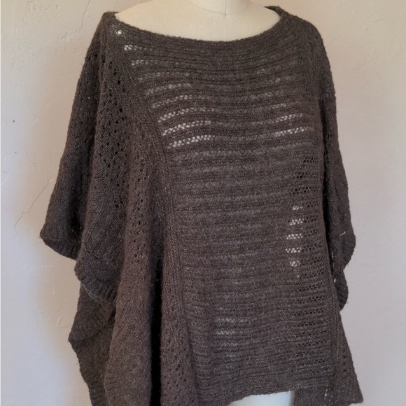 Free People Brown Heather Crochet Knit Sweater Cape Wrap Scallop Edge Size M - Picture 1 of 5